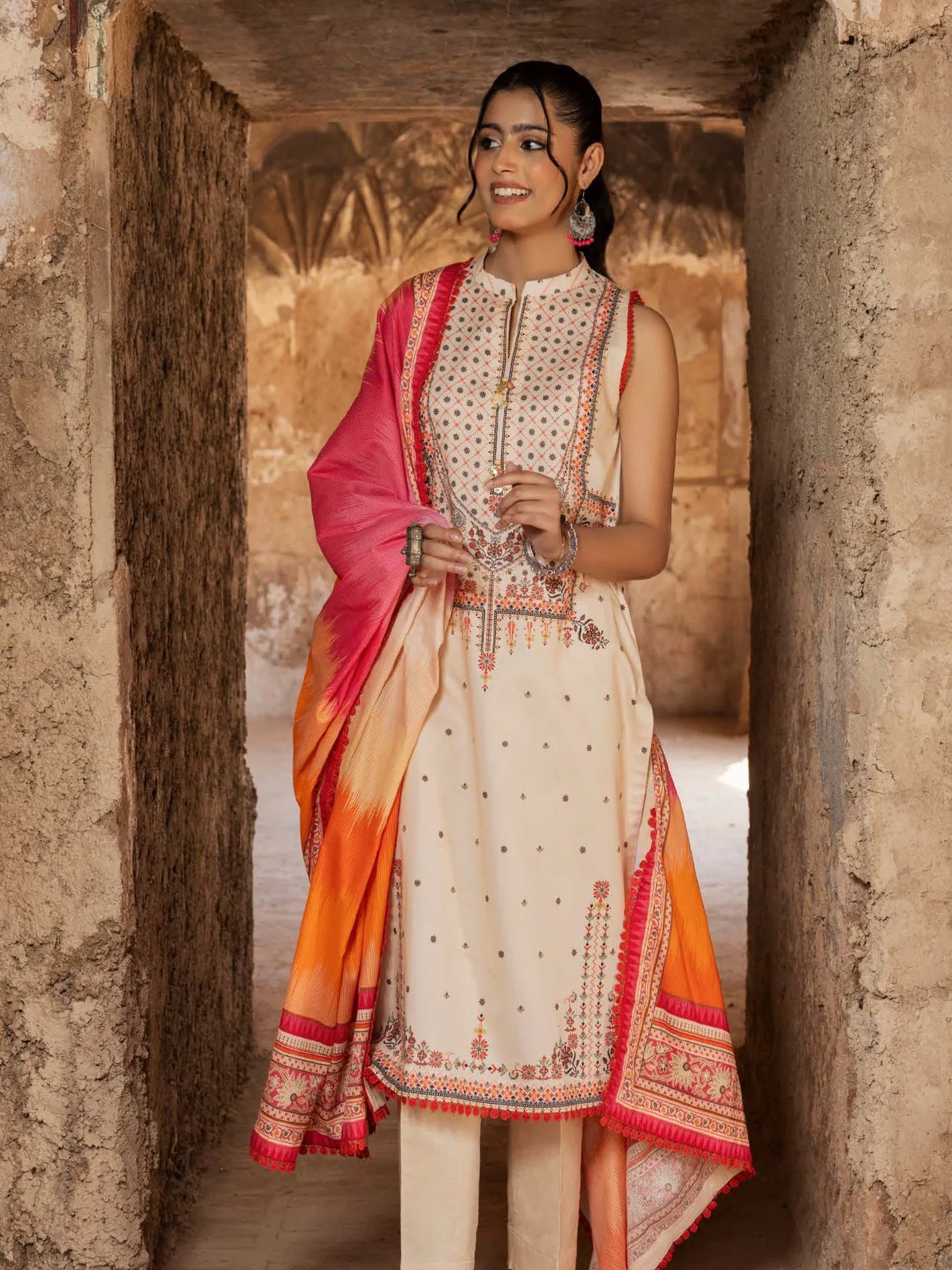 Gul Ahmed Printed Lawn Unstitched 3Pc Suit