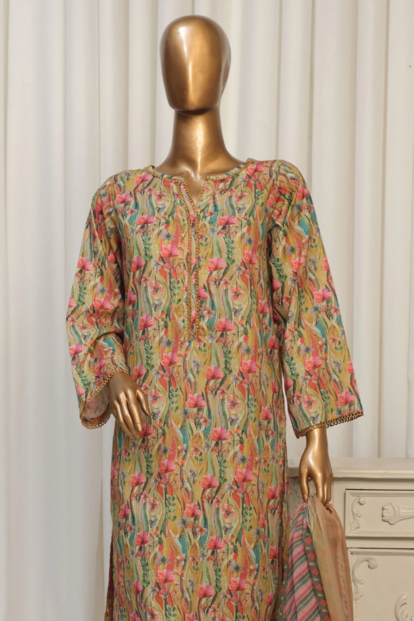 Bin Saeed Printed Lawn Stitched 3 Piece Suit